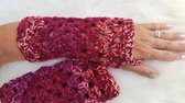 Handgemaakte warme vingerloze handschoenen / polswarmers in bordeauxrood, roze met glinsterdraad. Maat L / XL