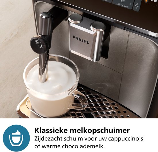 Philips 3300 Series - Espressomachine - 5 Warme & Koude Dranken - Melkopschuimer voor Cappuccino - 40% Stiller - AquaClean Filter - Volautomatisch - Zwart & Zilver - EP3329/70