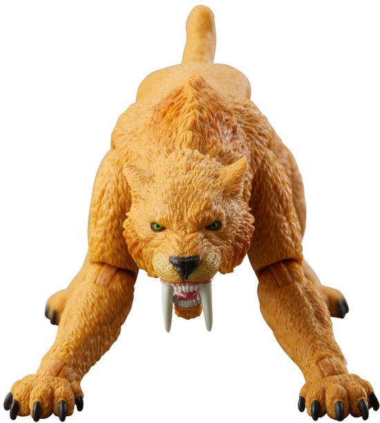 Oranje sabeltandtijger figuur in kruipende pose, met groene ogen en witte slagtanden.