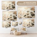 Verschillende formaten canvasprints van witte lotusbloemen en bruine bladeren op een beige achtergrond.