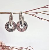 Boucles d'oreilles avec pendentif Donut - Rhodonite - Pierre (semi) précieuse Zwart/rose - Acier inoxydable - Boucles d'oreilles argentées avec pendentif