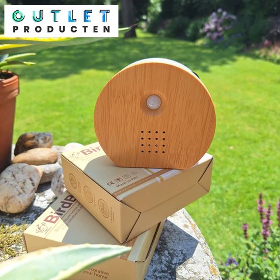 Singing bird•• Heb weer een leuke gadget, deze Dejama Singing bird box is zo leuk!! Hij maakt, overduidelijk, vogel geluidjes en elke keer als ik het hoor voel ik me net buiten