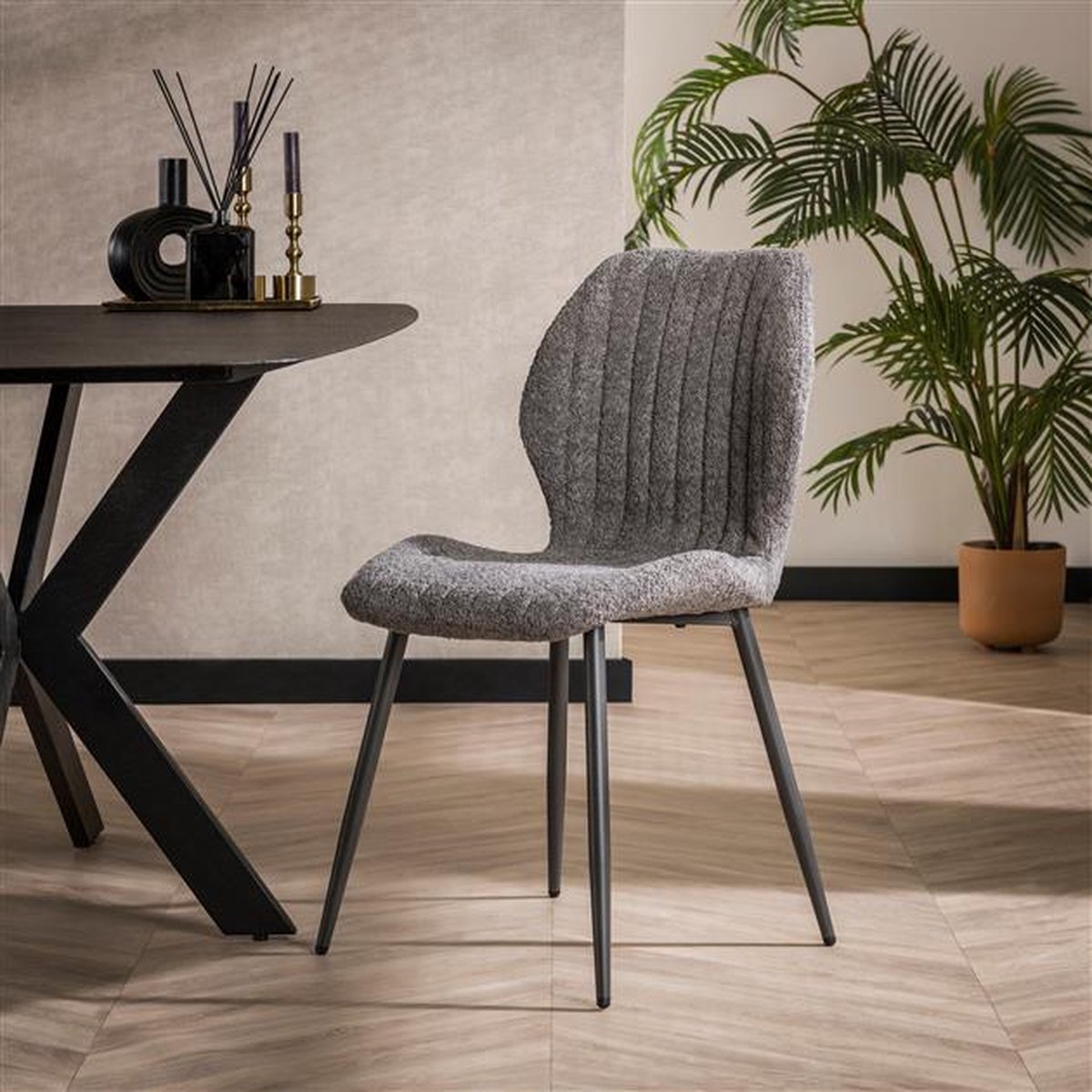 Dimehouse Set van 4 Eetkamerstoelen Bouclé Chantal Beige