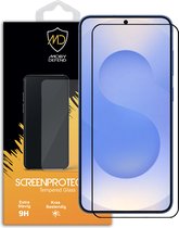 MobyDefend screenprotector verpakking met zwarte rand. Toont een smartphone met blauw scherm.