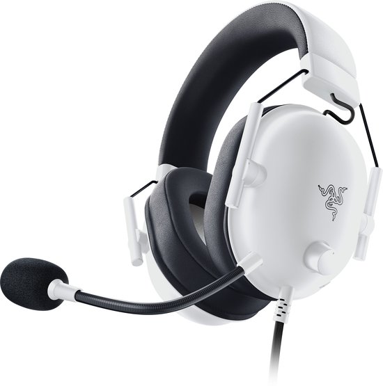 Witte gaming headset met zwarte oorkussens, gezien vanuit de voorkant.