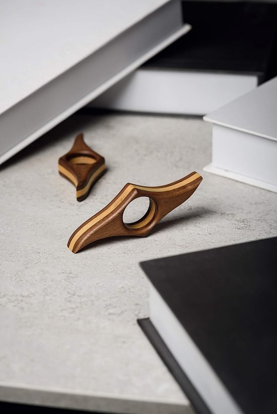 Marque-page ergonomique en bois pour une lecture confortable à une main M