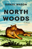 Boek "North Woods" van Daniel Mason. Een getekende illustratie van een bruine poema in het gras onder een blauwe lucht.
