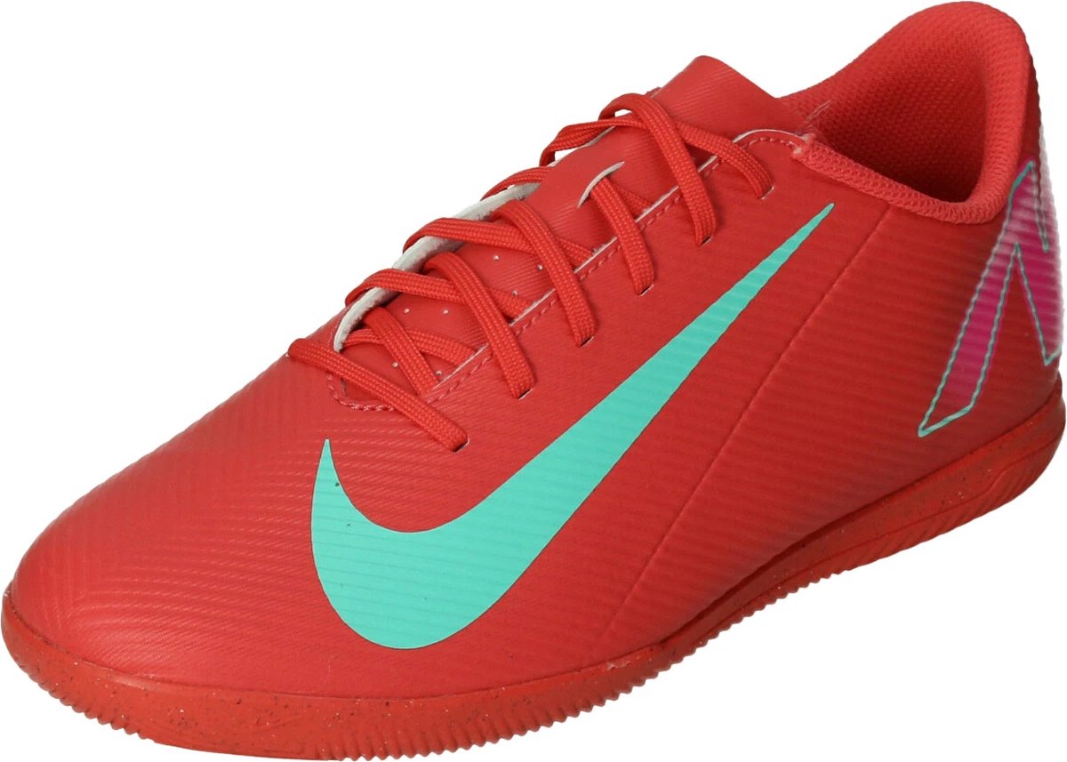 Nike mercurial vapor 16 club ic in de kleur oranje.