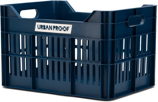 Donkerblauwe, opvouwbare fietskrat met URBAN PROOF logo en handvatten, staand op een witte achtergrond.