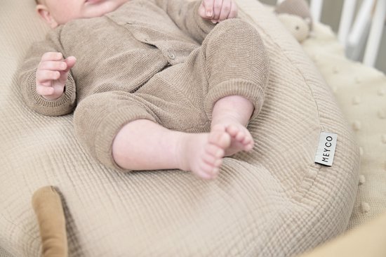 Meyco Baby Uni relaxhoes voor voedingskussen - pre-washed hydrofiel - sand van Meyco — afbeelding 2