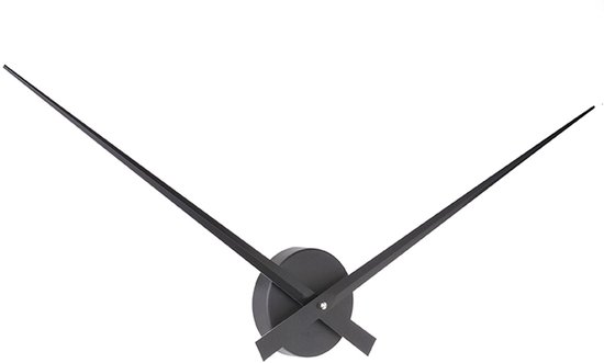 Aiguilles de montre noires avec un cadran rond gris foncé.