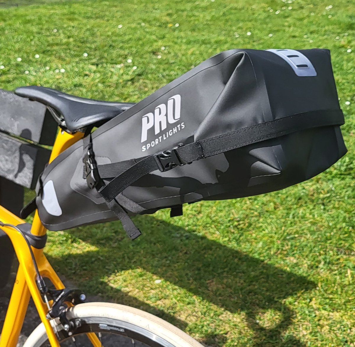 Sacoche de Selle V?�lo de Route/VTT City Bike - 14Liter - Zwart Grande Sacoche Selle - | bol.com