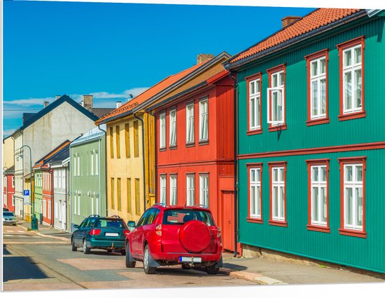 PVC Schuimplaat - Gekleurde Houten Huisjes in Straatje in Oslo, Noorwegen - 100x75 cm Foto op PVC Schuimplaat (Met Ophangsysteem)