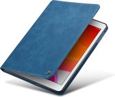 Casemania Hoes Geschikt voor Apple iPad Pro 11 inch (2018 - 2020 - 2021 & 2022) Navy Blue - Book Case met Magneetsluiting