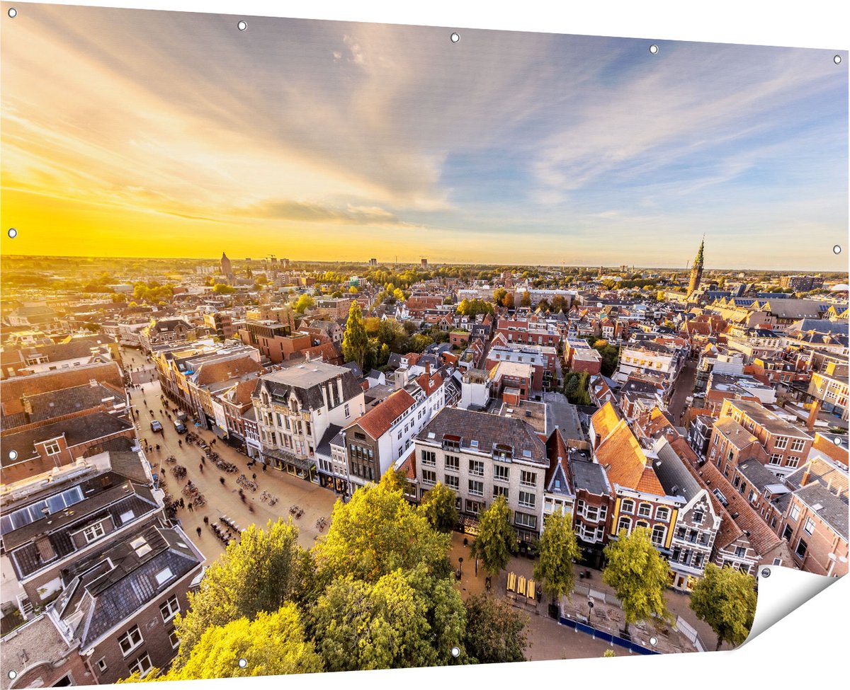 Gards Tuinposter Groningen Skyline Stad bij Zonsondergang - 180x120 cm - Tuindoek - Tuindecoratie - Wanddecoratie buiten - Tuinschilderij Multikleur