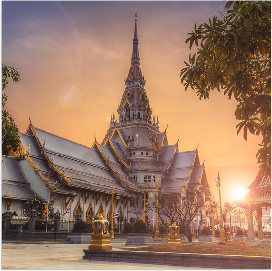 Poster Glanzend – Mooi Kasteel met Zonsondergang in Thailand - 50x50 cm Foto op Posterpapier met Glanzende Afwerking