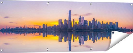 Gards Tuinposter New York Skyline bij Zonsopgang - 120x40 cm - Tuindoek - Tuindecoratie - Wanddecoratie buiten - Tuinschilderij