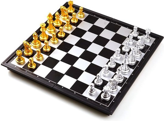 Afbeelding van het spel Schaakbord 25x25 cm - Magnetisch - Goud en Zilver - Middeleeuws - Opvouwbaar - Reis Set