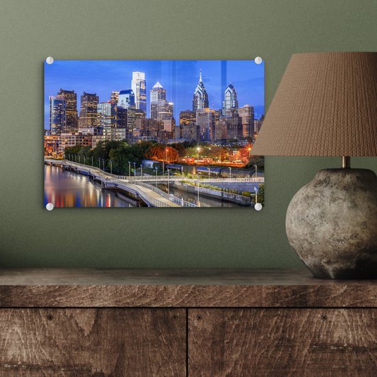 Les immenses gratte-ciel avec un beau ciel bleu en Plexiglas de Philadelphie 30x20 cm - petit - Tirage photo sur Glas (décoration murale en plexiglas)