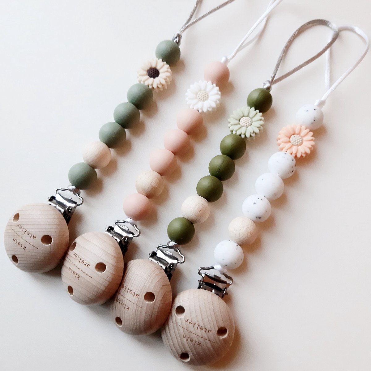 Goedkoopste Fopspeenketting newborn bloem, blue grey