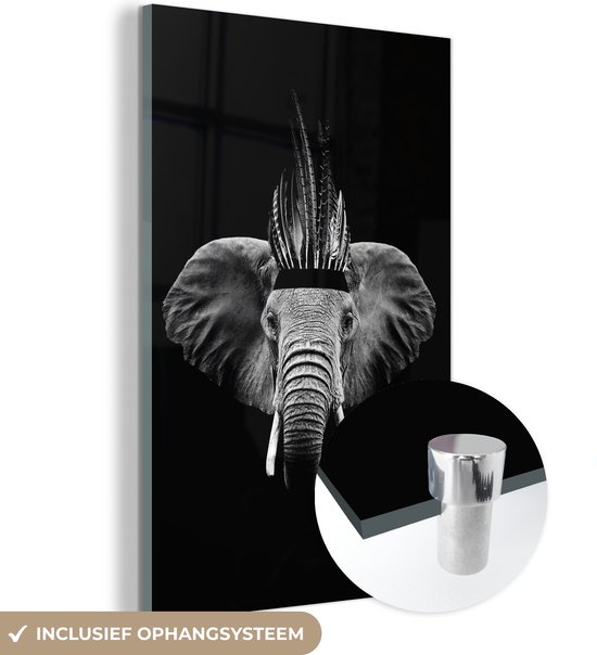 MuchoWow® Glasschilderij 60x90 cm - Schilderij acrylglas - Olifant met indianentooi tegen zwarte achtergrond - zwart wit - Foto op glas - Schilderijen