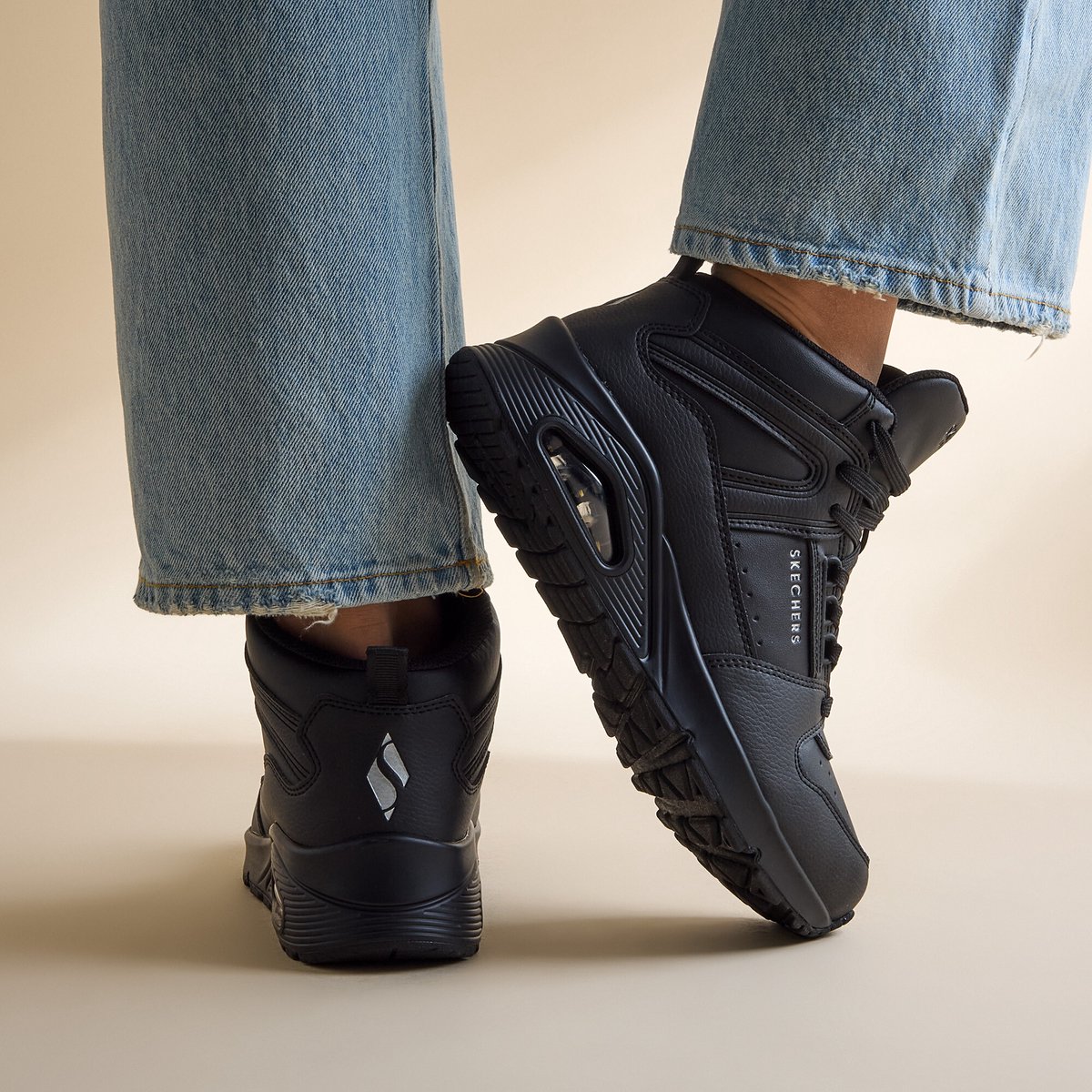 Skechers Uno-High Regards Dames Sneakers - Zwart op Prijzenvolger.com
