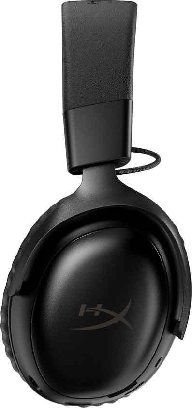 Zwarte draadloze gaming headset met het HyperX logo op de oorschelp.