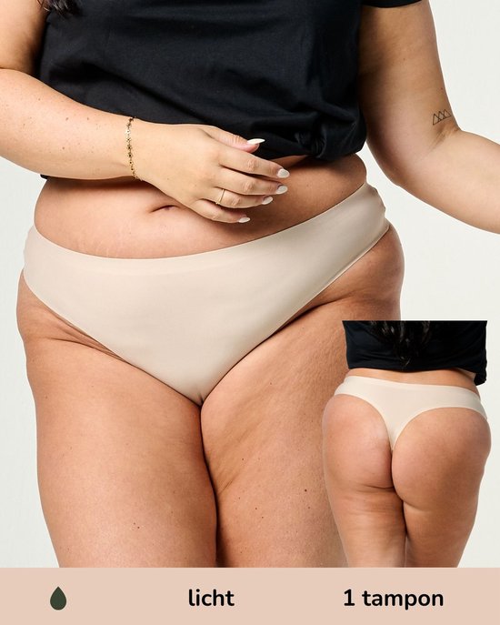 Gros plan d'une femme en top noir et string beige, avec un encart d'une autre femme en string beige.