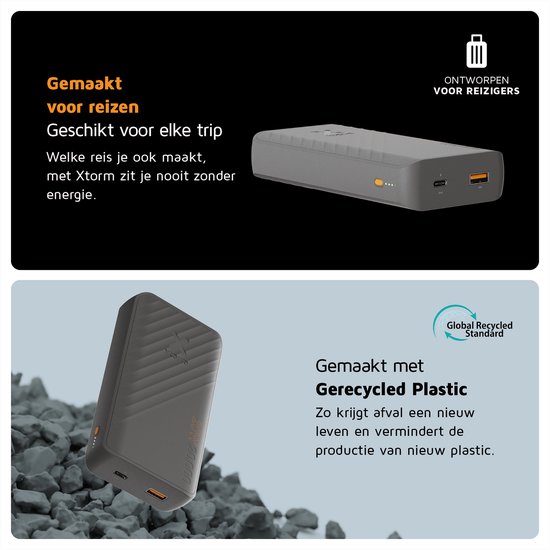 Grijze Xtorm powerbank liggend op stenen. Tekst "Gemaakt met Gerecycled Plastic".
