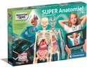 Doos van Clementoni Super Anatomie, met skelet, organen en een meisje met tablet.