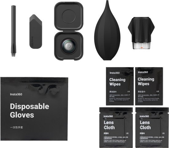 Een set Insta360 accessoires: lenskap, lens, lensbescherming, lenspen, blaasbalg, reinigingsdoekjes, handschoenen.