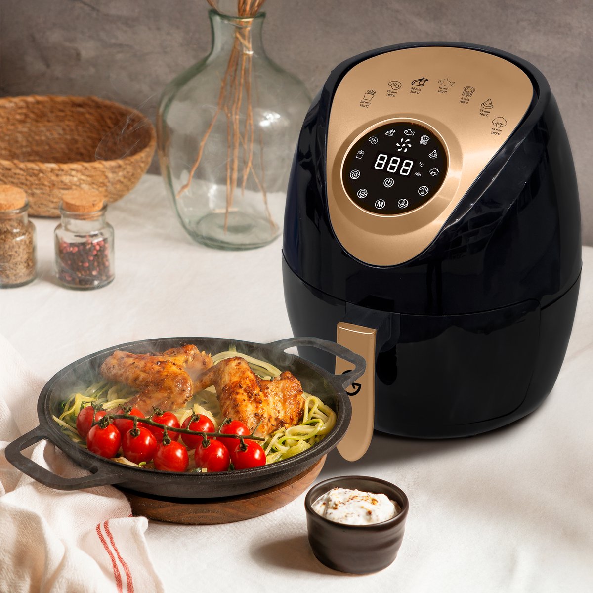 Afbeelding 3 van AG5200 Airfryer - Zwart - Compact - tot 4 Personen - 4 Liter - Anti-aanbak - Uitneembare Bak - Vaatwasserbestendig - Met Receptenboek - Stil- Snelkooktechnologie -