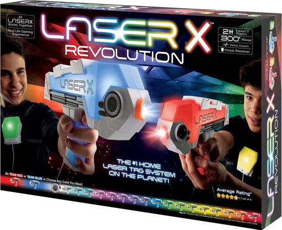 Laser X Revolution dubbele blaster set met twee spelers en twee lichtgevende vesten. De blasters zijn wit met blauwe en rode accenten.