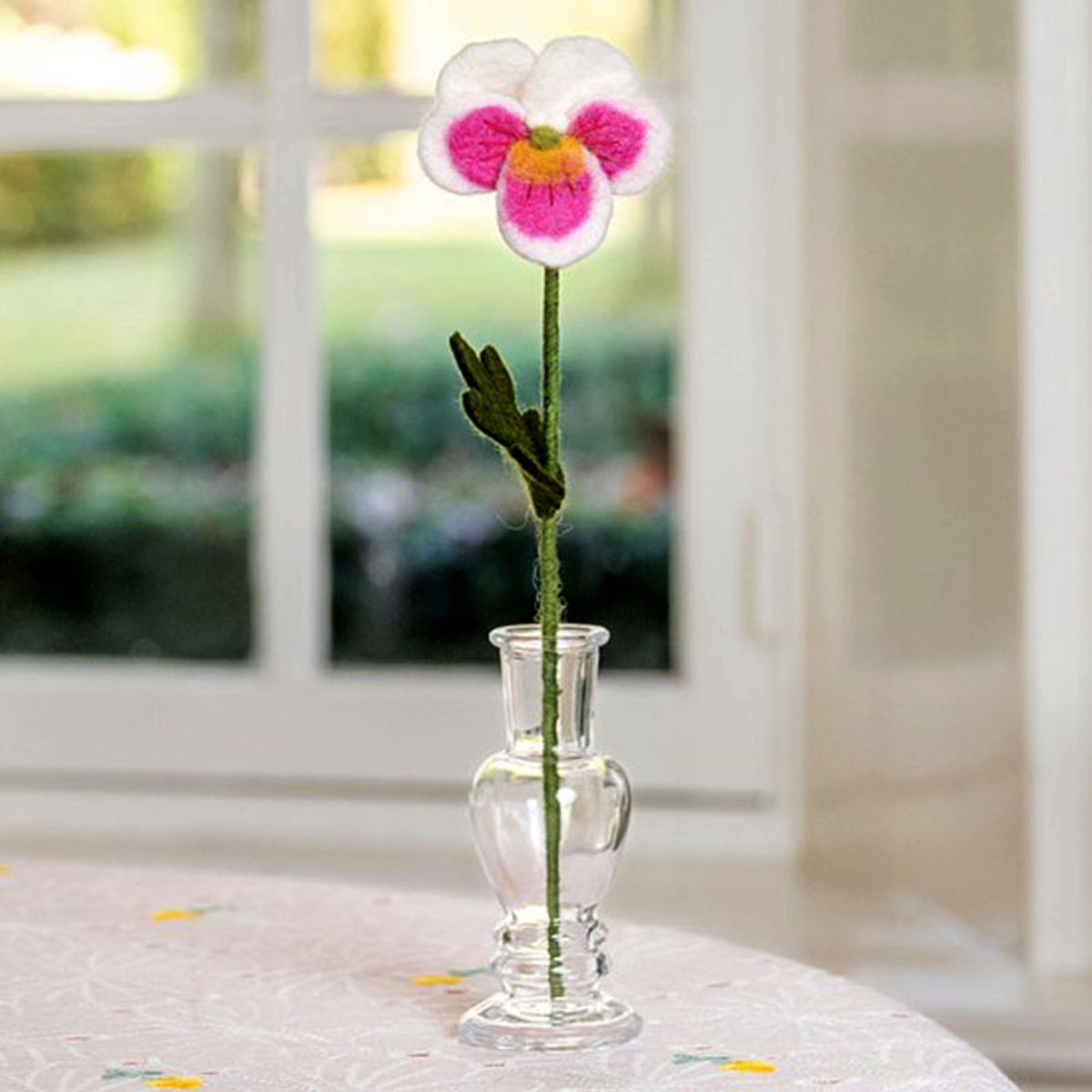 Sjaal met Verhaal Bloem Wolvilt - Viooltje Wit-Roze - Handmade-Fairtrade - Homedeco - 30cm