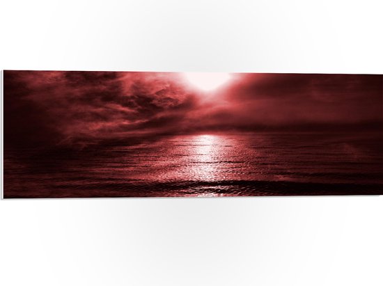 PVC Schuimplaat - Rode Gloed in de Lucht boven Kalme Zee - 90x30 cm