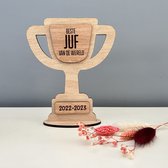Design407 - Trofee Beste Juf - 18 x 15 cm - Beker - Kampioen - Hout - Houten Decoratie - Einde schooljaar - Cadeau voor Haar - Bedankt juf - Gift - Cadeautje
