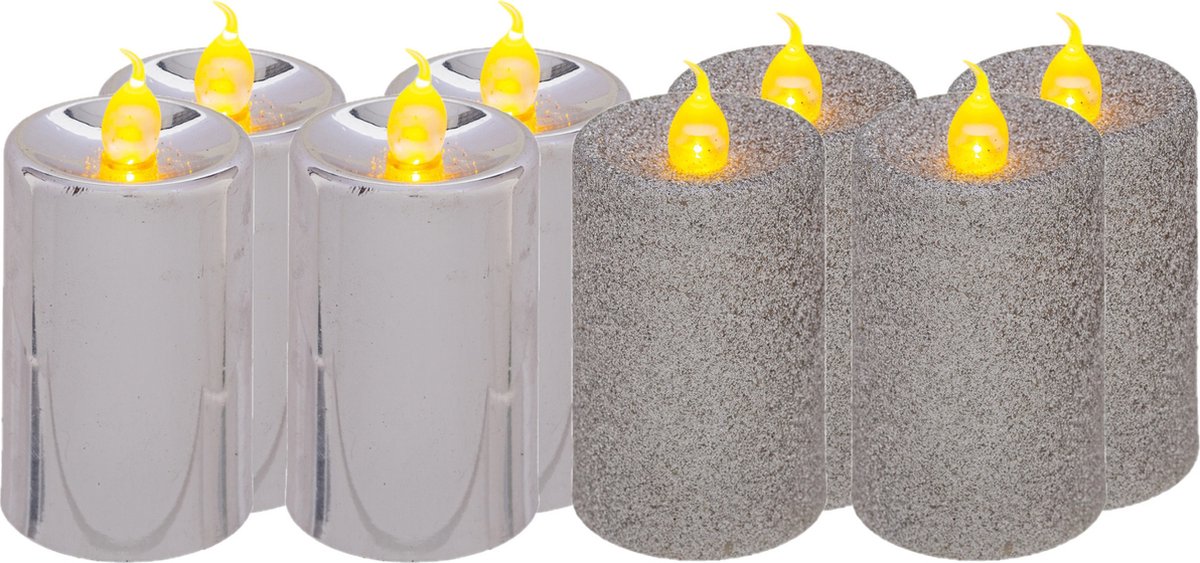 Feeric lights and christmas Kaarsen - 8x stuks - zilver - LED - H7,5 cm - glans en glitterafwerking