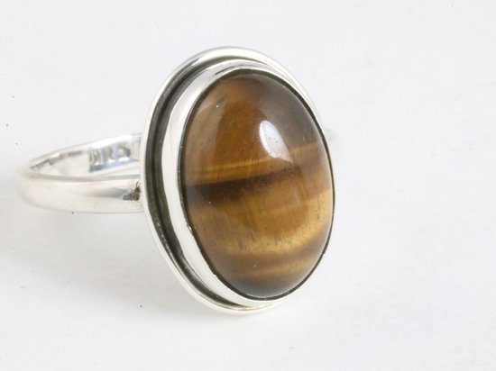 Ovale zilveren ring met tijgeroog - maat 18.5
