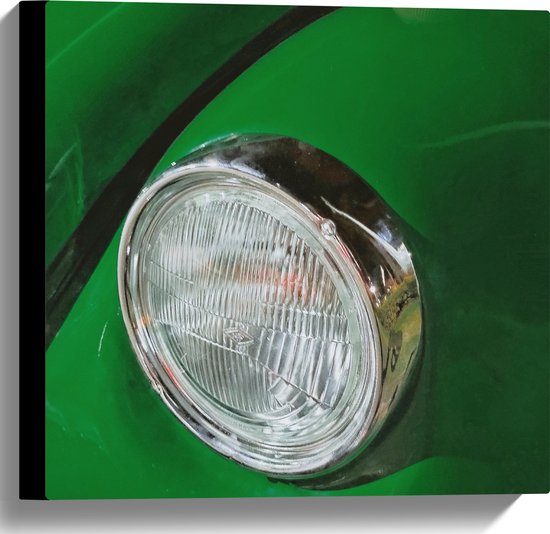 Canvas - Close-up van Ouderwetse Koplamp op Groenkleurige Auto - 40x40 cm Foto op Canvas Schilderij (Wanddecoratie op Canvas)
