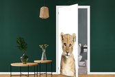 Deursticker Leeuw - Dieren - Natuur - Wit - 90x205 cm - Deurposter