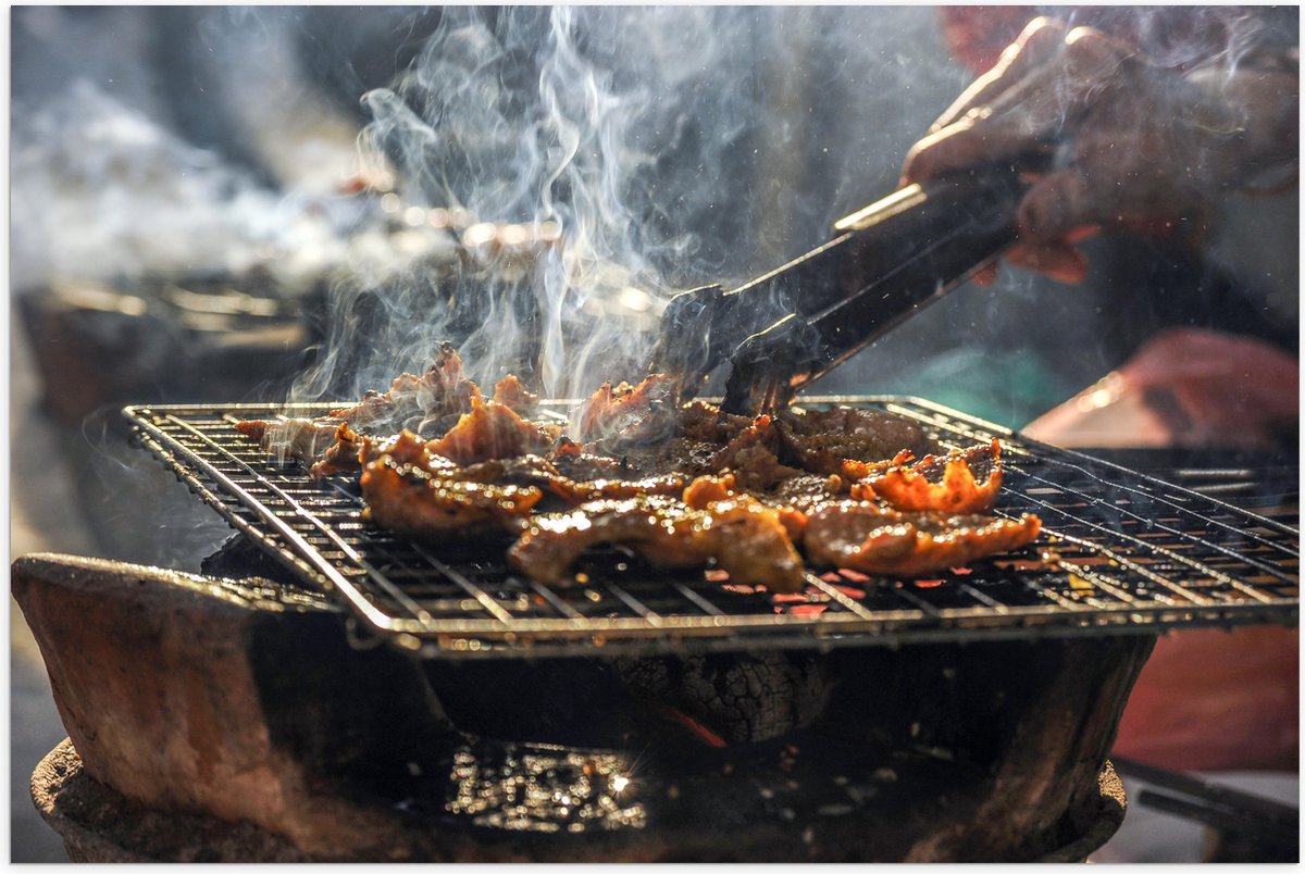 Poster (Mat) - Barbecue - Kool - Rook - Tang - Vlees - Bakken - Eten - Buiten - 90x60 cm F