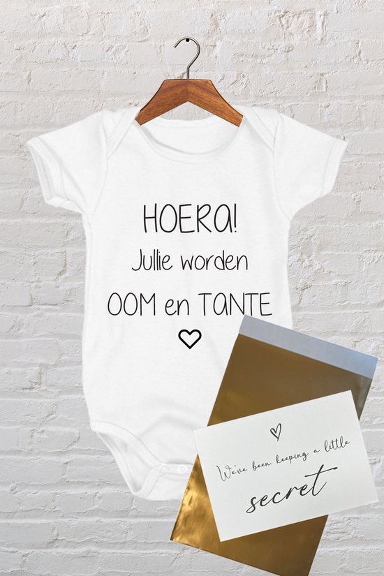 Hospitrix Baby Rompertje met Tekst HOERA! Jullie worden oom en tante + Kaart | Korte Mouw | Cadeau voor Zwangerschap | Bekendmaking | Aankondiging | Aanstaande Moeder | Moederdag