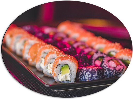 Dibond Ovaal - Schaal Vol met Verschillende Smaken Sushi in Paars Licht - 68x51 cm Foto op Ovaal (Met Ophangsysteem)