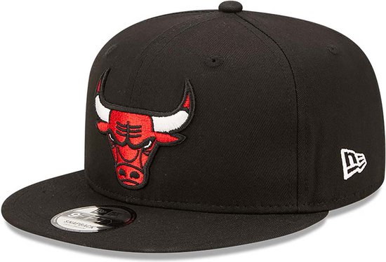 Chicago Bulls Team Side Patch Black 9FIFTY Snapback Cap M/L