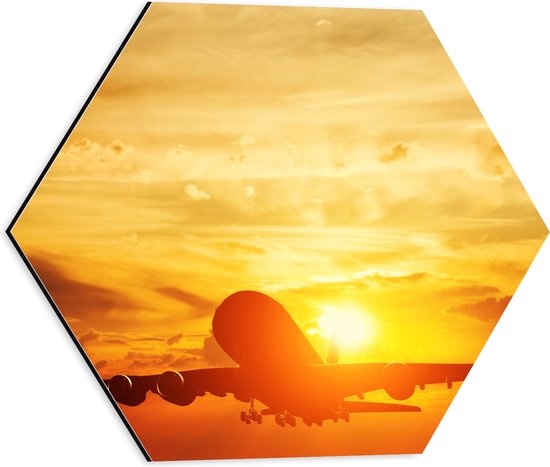 Dibond Hexagon - Opstijgend Vliegtuig bij Felle Zonsondergang - 40x34.8 cm Foto op Hexagon (Met Ophangsysteem)