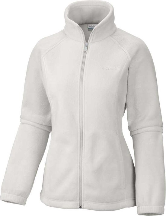 Witte Columbia fleece trui met rits, op een model.