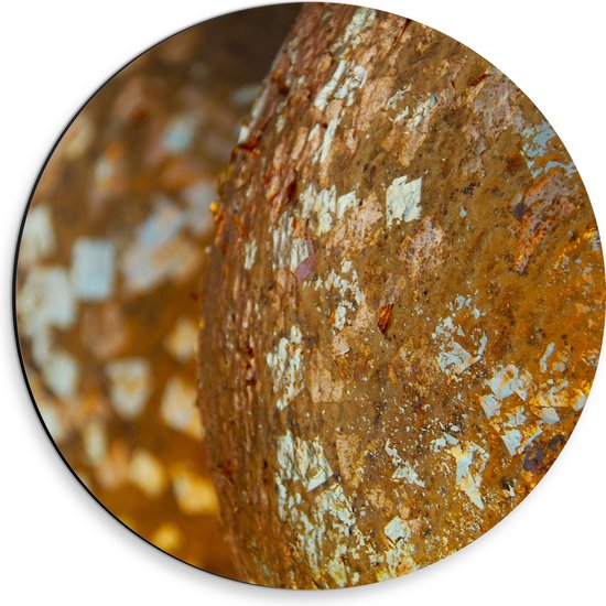 Dibond Muurcirkel - Close-up van Bolvormige Gouden Ballen - 30x30 cm Foto op Aluminium Muurcirkel (met ophangsysteem)
