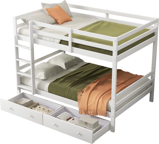 Houten kinderbedden: Speelbed met huisje of glijbaan