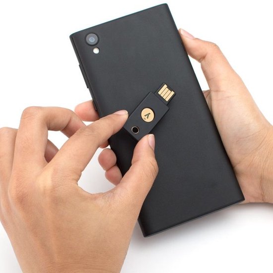 YubiKey 5 NFC (OTP U2F CCID)