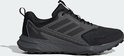 Zwarte Adidas Terrex trailrunningschoen met donkergrijze accenten en drie strepen.
